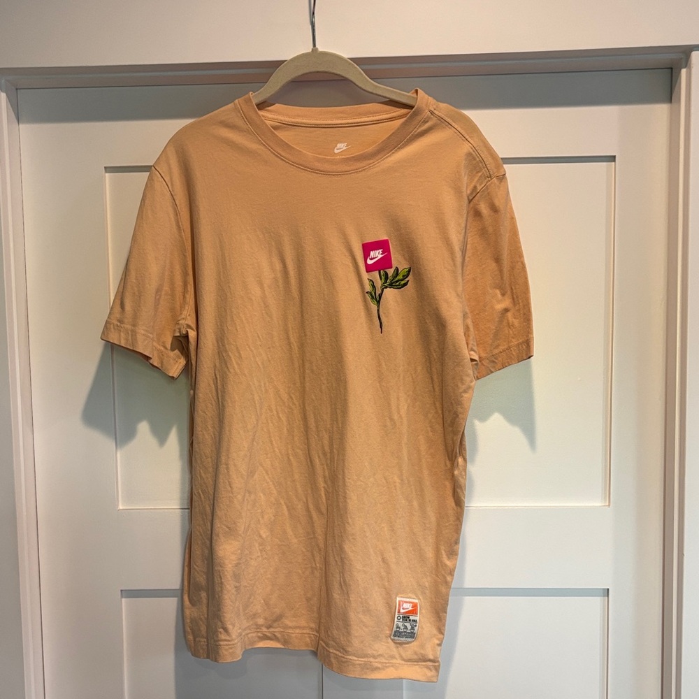 Nike Beige Floral Graphic Men's Tee